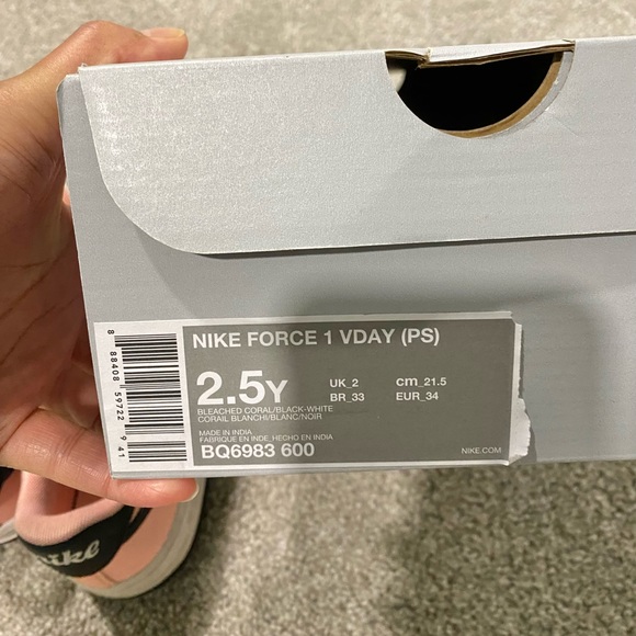 NIKE AIR FORCE ONE FOR LITTLE GIRLS size 2.5Y - Picture 6 of 6